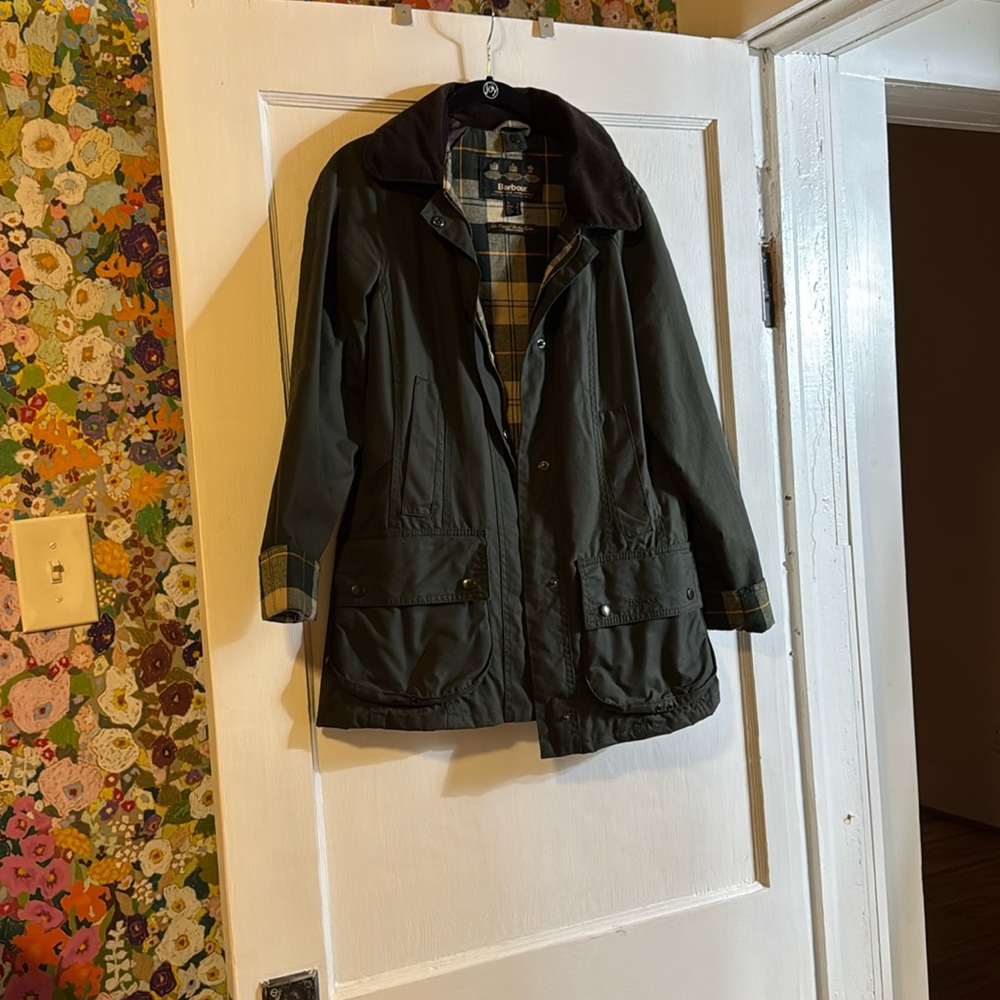 Classic Barbour Beadnell Green jacket. Plaid lining
